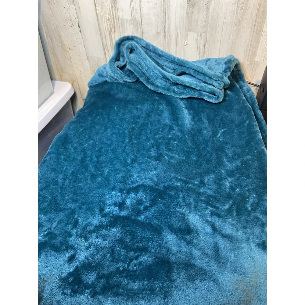 Ever Snug 2n1 Travel Blanket And Pillow Set Teal Plush Slips Over Luggage 66x78